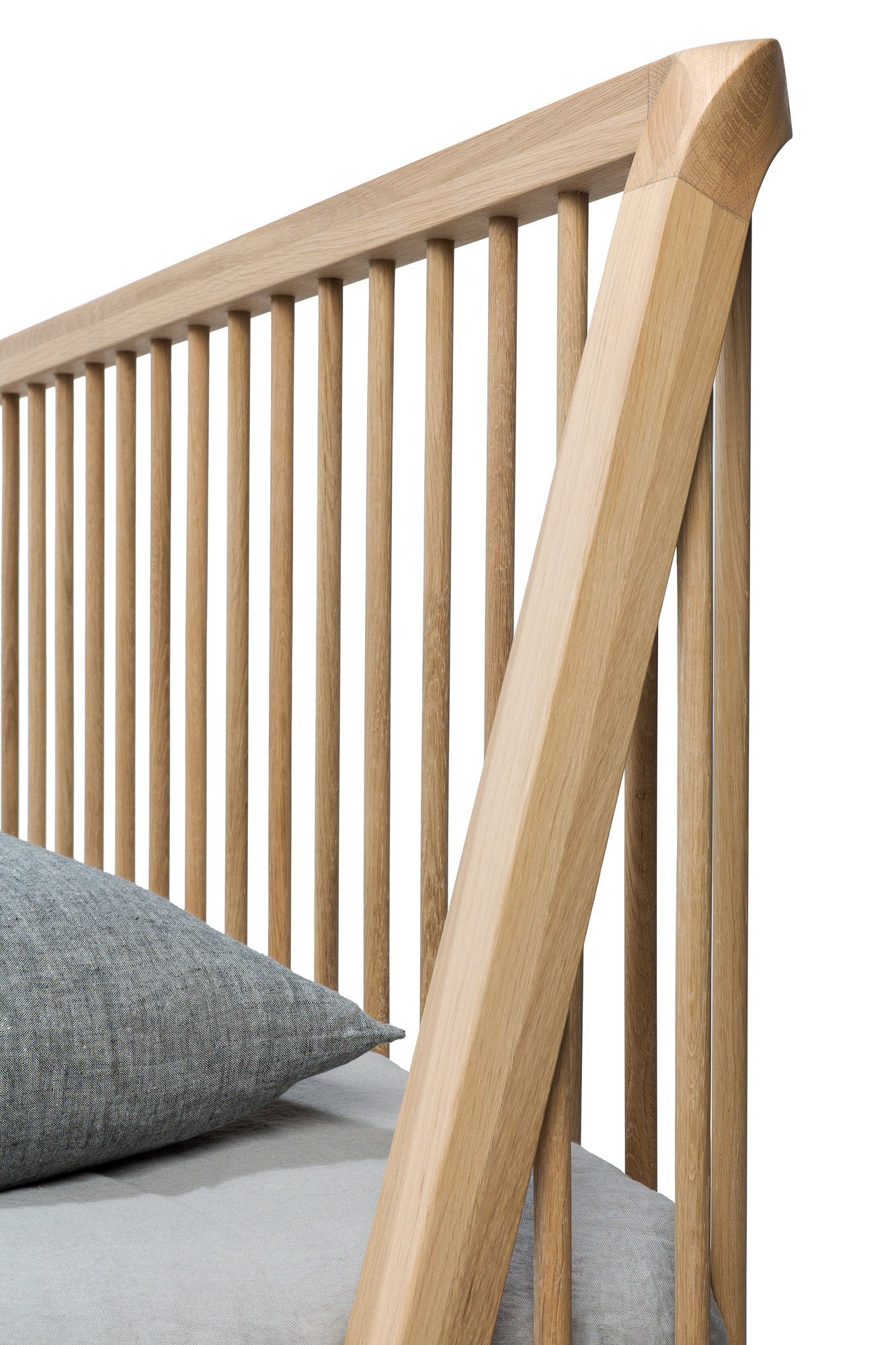 Spindle bed oak Ethnicraft