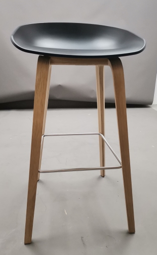 About a Stool AAS32 / AAS 32 Barstool High BLACK / OAK SOFTENED Hay IMPERFECT ITEMS