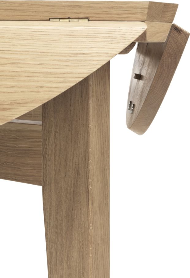 B-Table extendable dining table Gubi