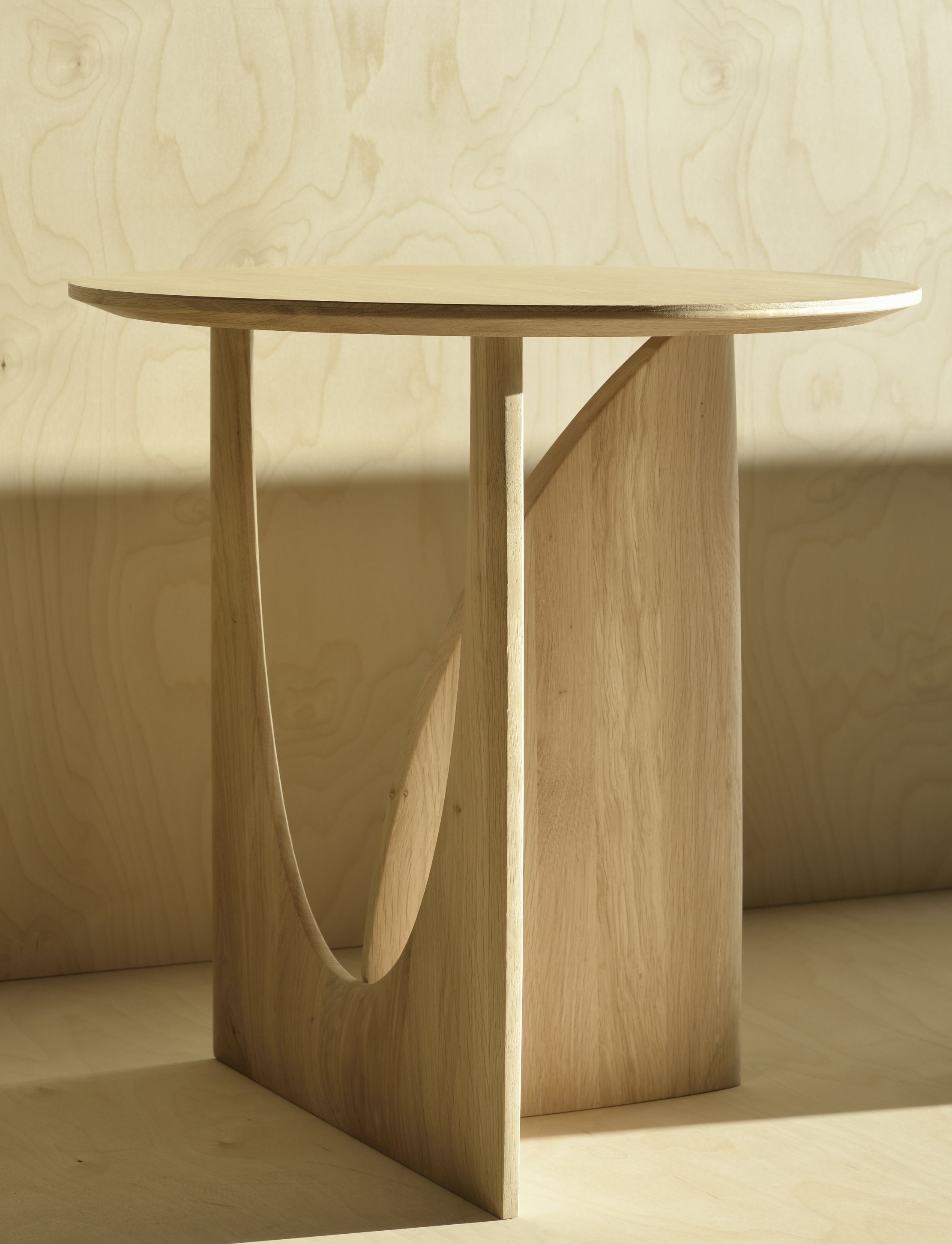 Geometric Side Table oak Ethnicraft