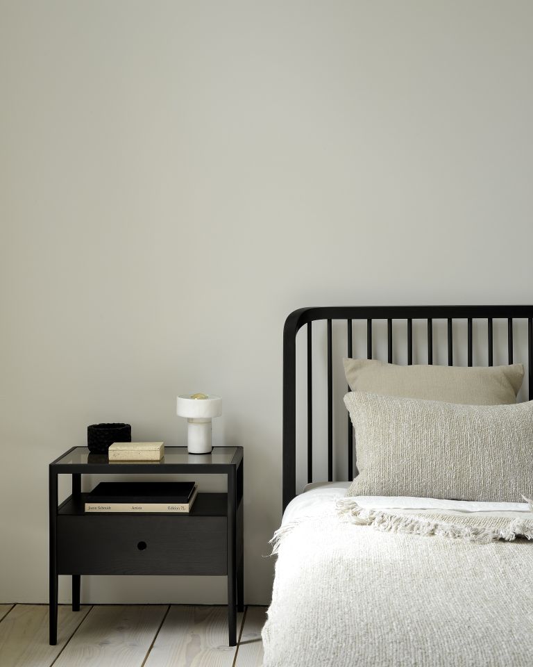 Spindle Bed Oak Black Ethnicraft