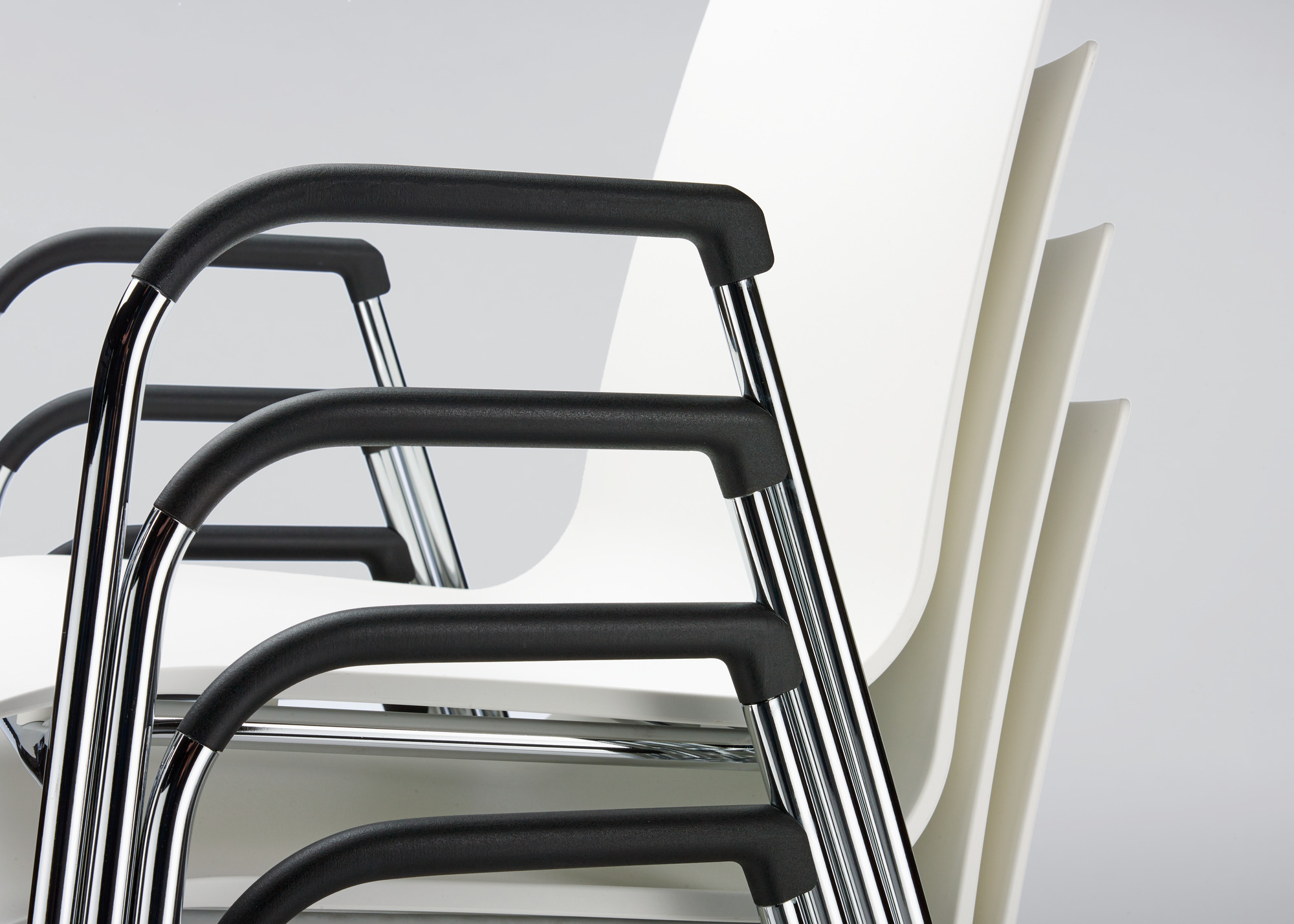 S 260 F Chair with Armrest Thonet