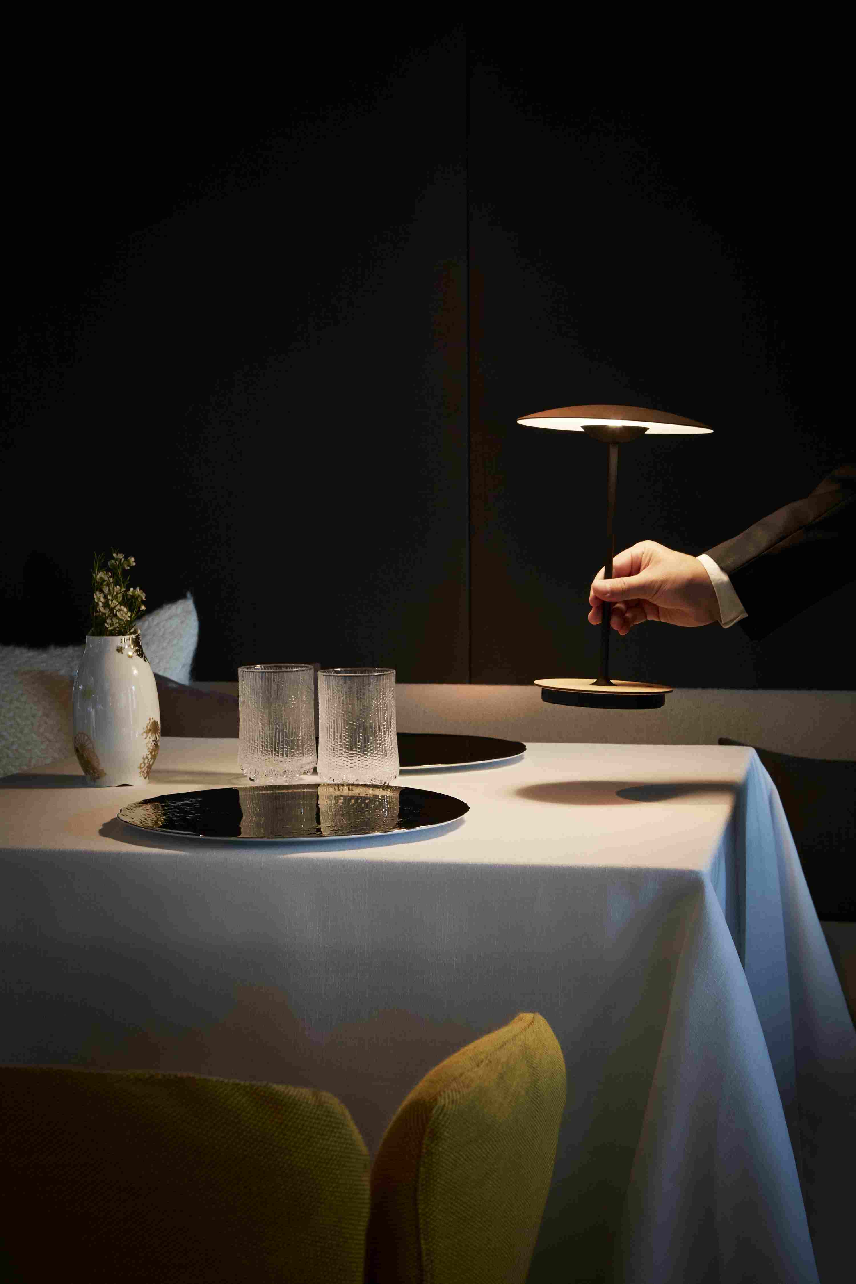 Ginger 20 M LED Battery light / Table lamp marset Oak