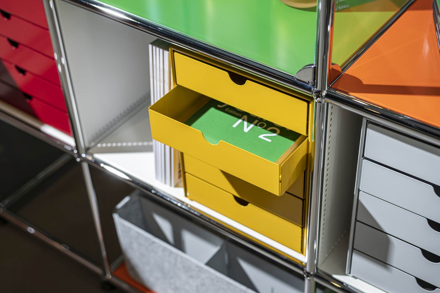USM Haller Inos box set C4 with 5 closed trays Home Office
