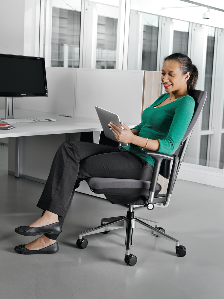 Please Swivel Chair from Steelcase Action model