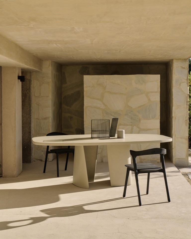 Canyon dining table outdoor concrete Ethnicraft