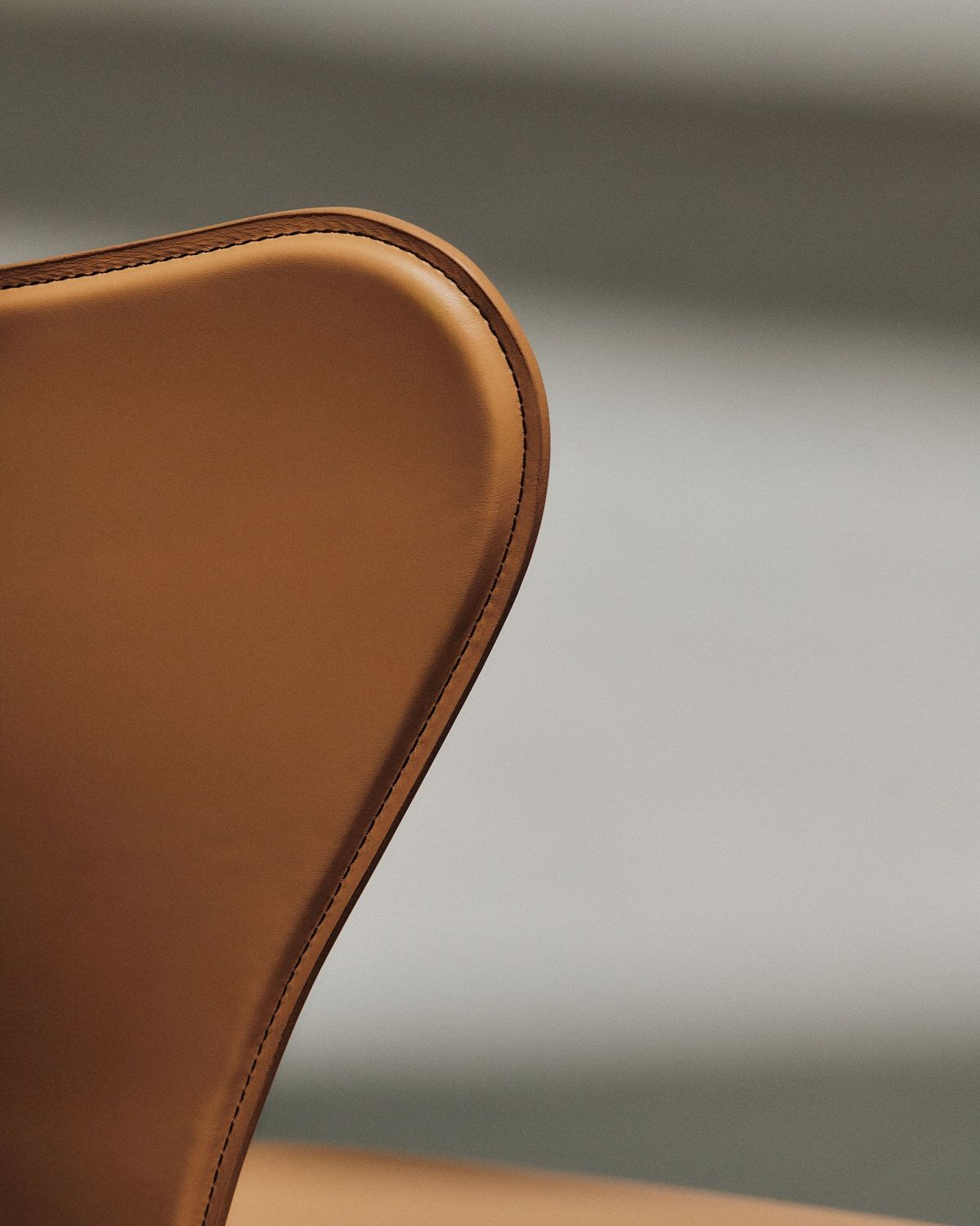 Seven / Series 3107 Tailored chair Fritz Hansen