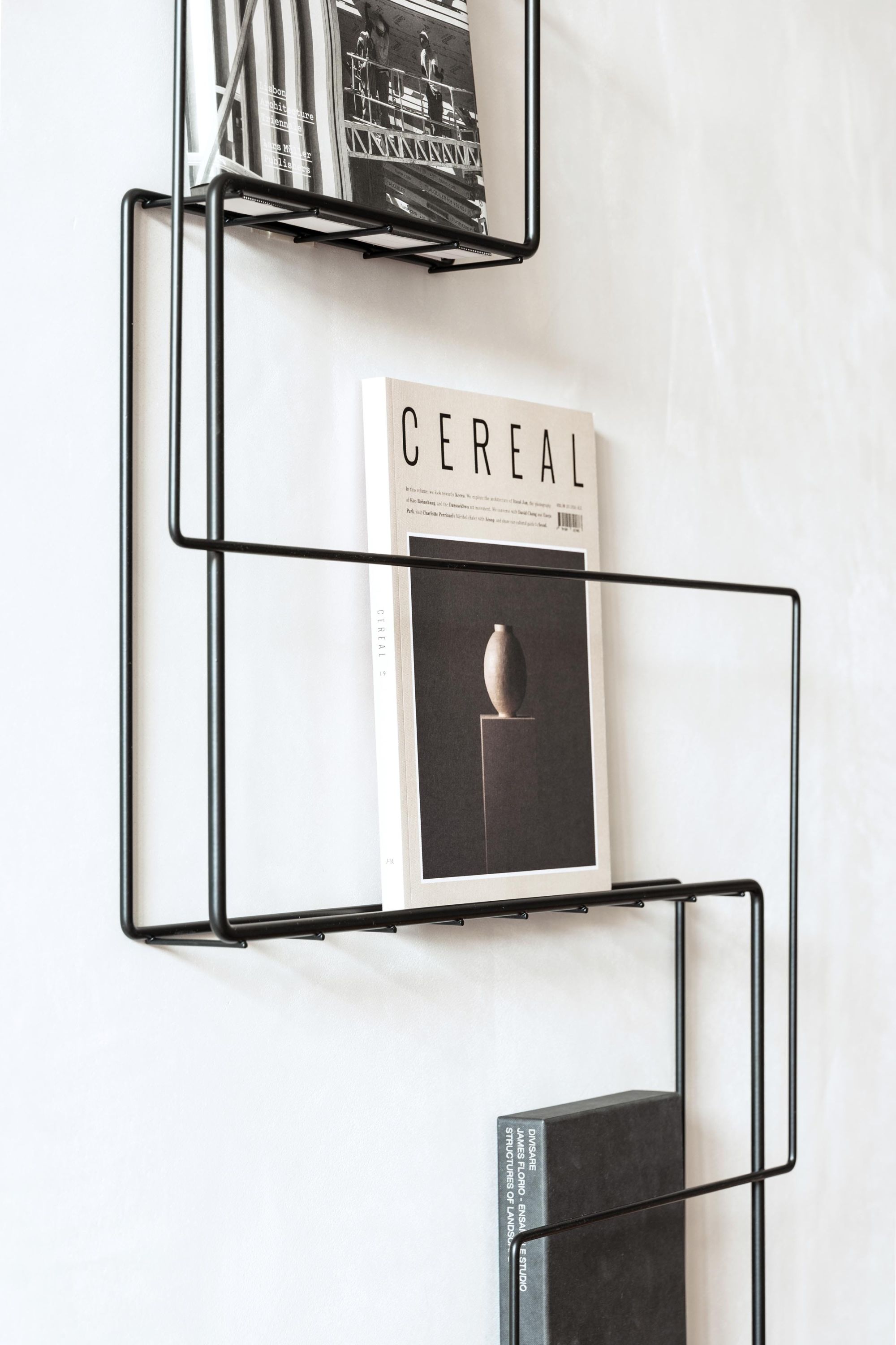 Revue newspaper and brochure holder wall Schönbuch 