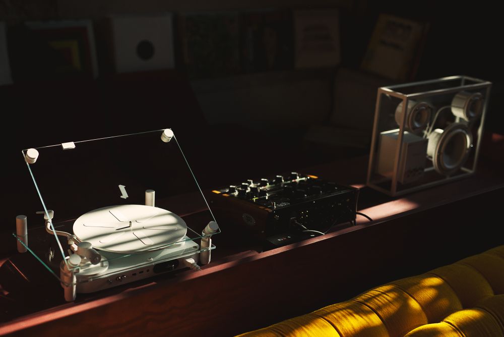 Transparent turntable Transparent