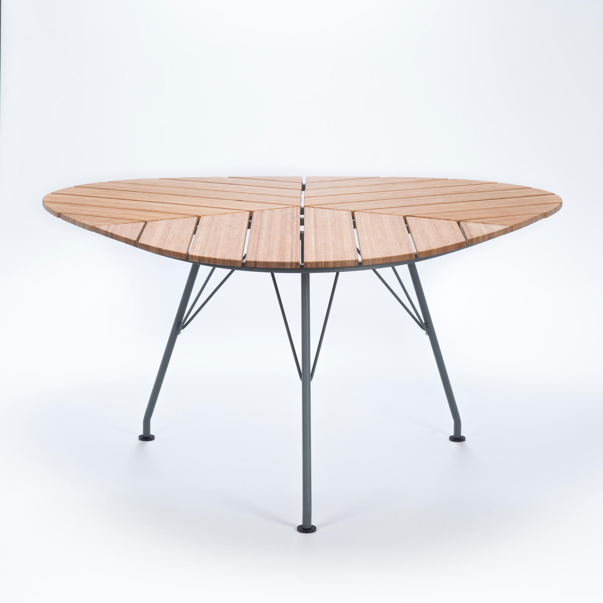 Leaf Outdoor Dining Table Houe