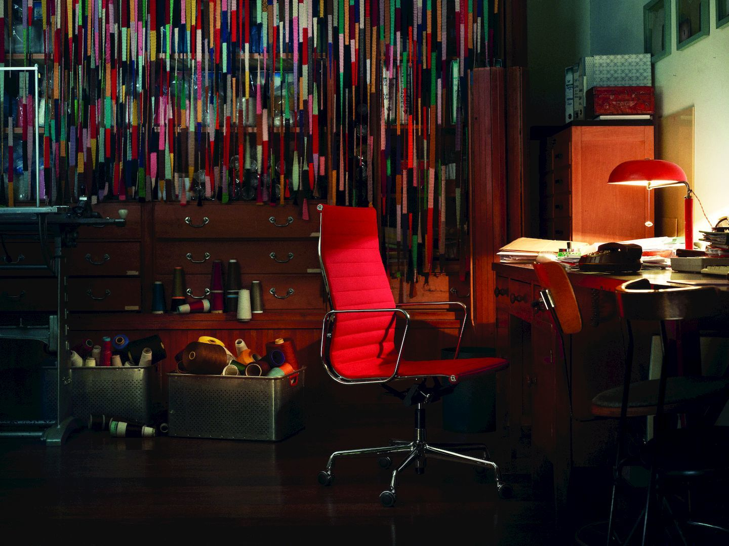 Aluminum Chair EA 119 / EA119 Chair Vitra
