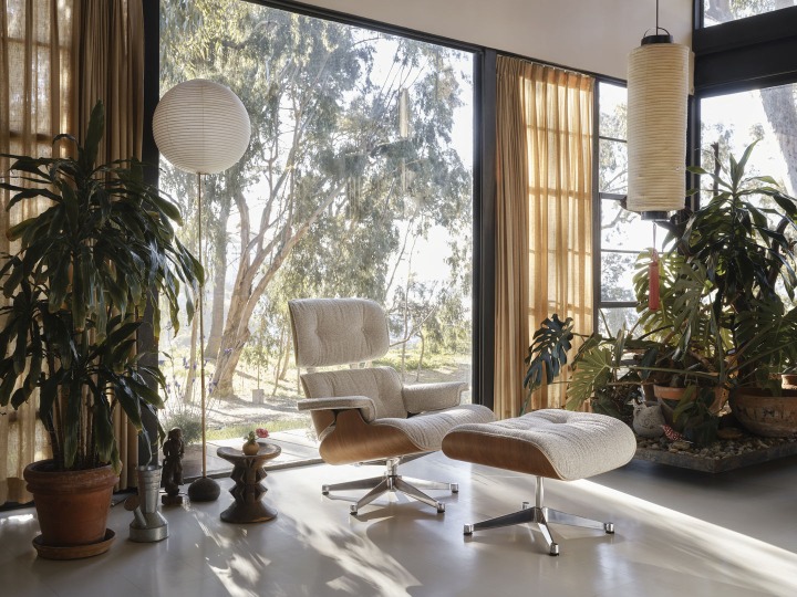 Eames Lounge Chair & Ottoman armchair PREFERRED COMBINATION Nubia, cream sand, polished, cherry wood