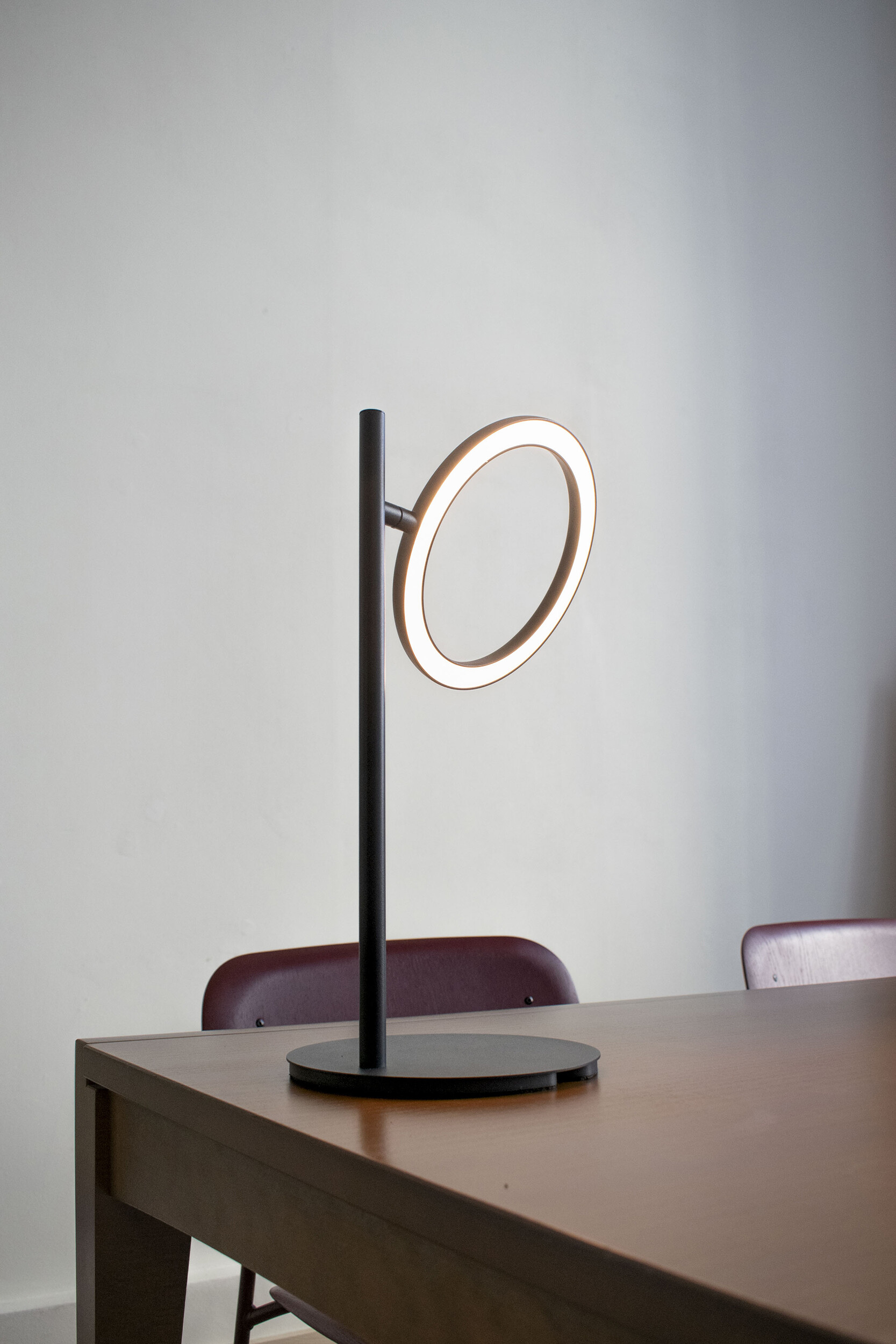 Echo Small Table Table lamp Japth