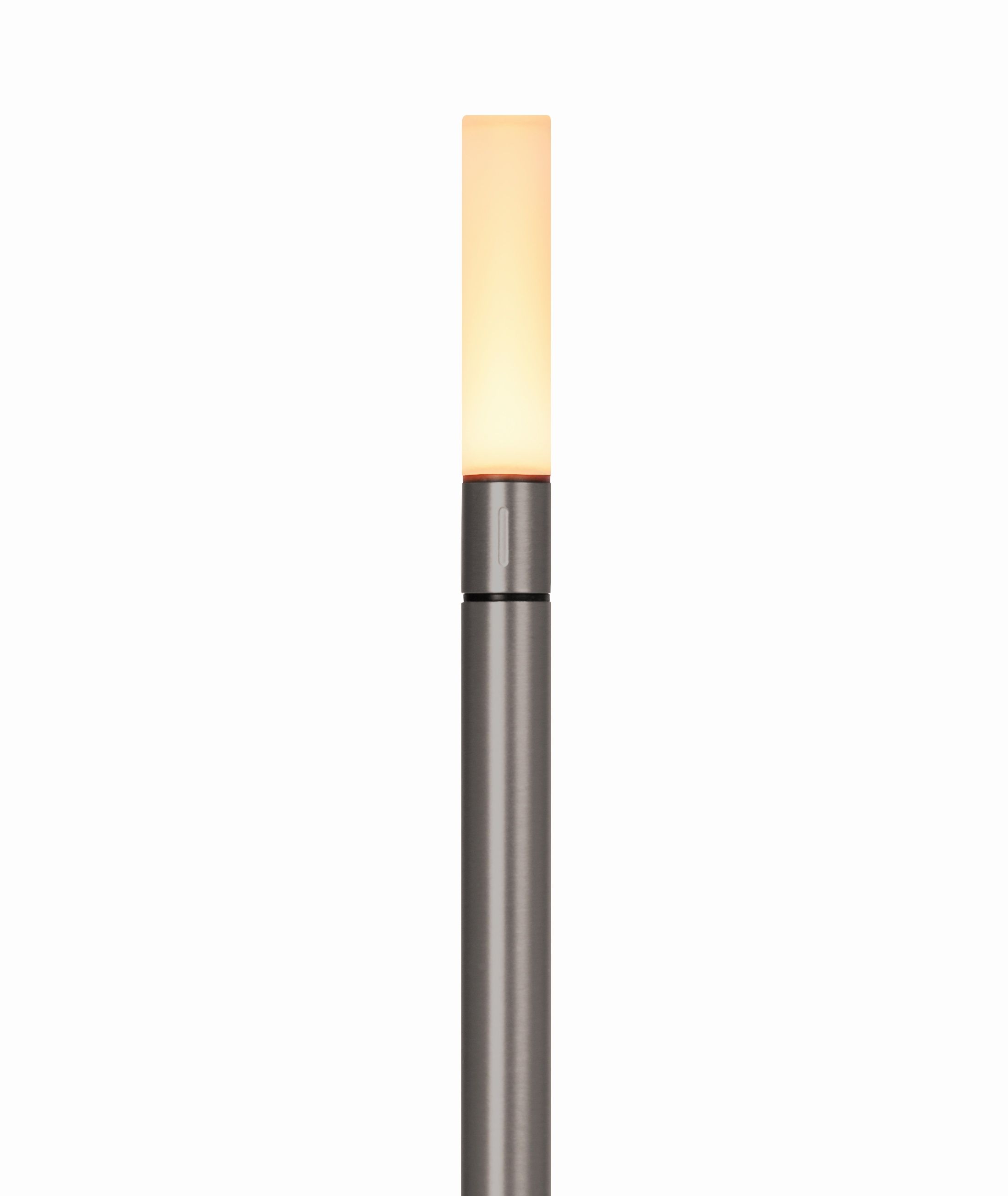 Graphitfarbene Graypants Wick Akkuleuchte: Moderne, tragbare Tischleuchte mit warmem Licht und USB-Anschluss.