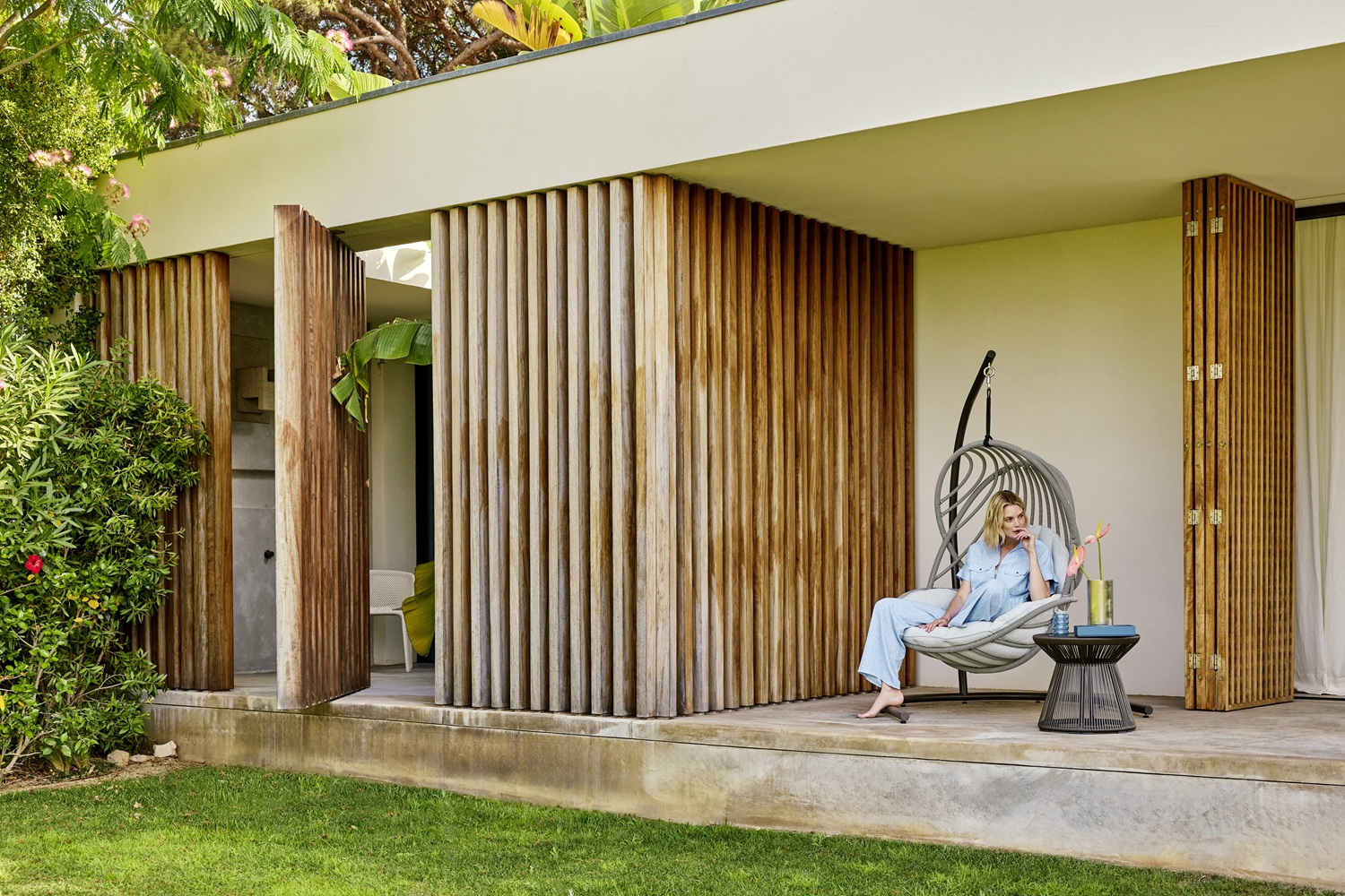 Kida Hanging Lounge Chair incl. Base Dedon
