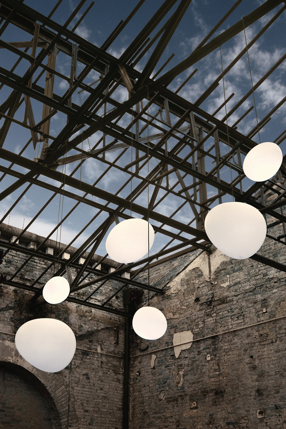 Gregg outdoor pendant light Foscarini 