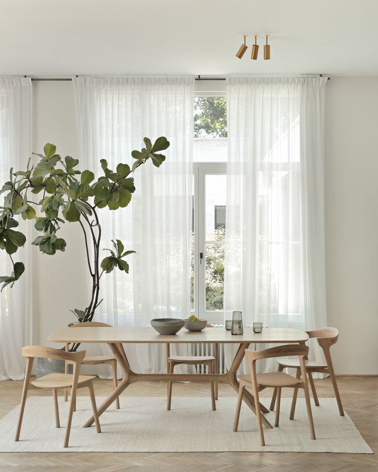 X Ethnicraft oak table