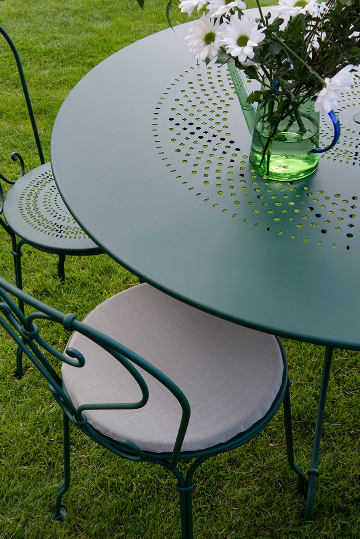 1900 Table Ø 117 cm Outdoor Fermob 1900 Table Ø 117 cm Outdoor Fermob