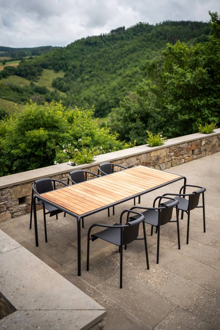 Avanti Dining Table Outdoor dining table Houe