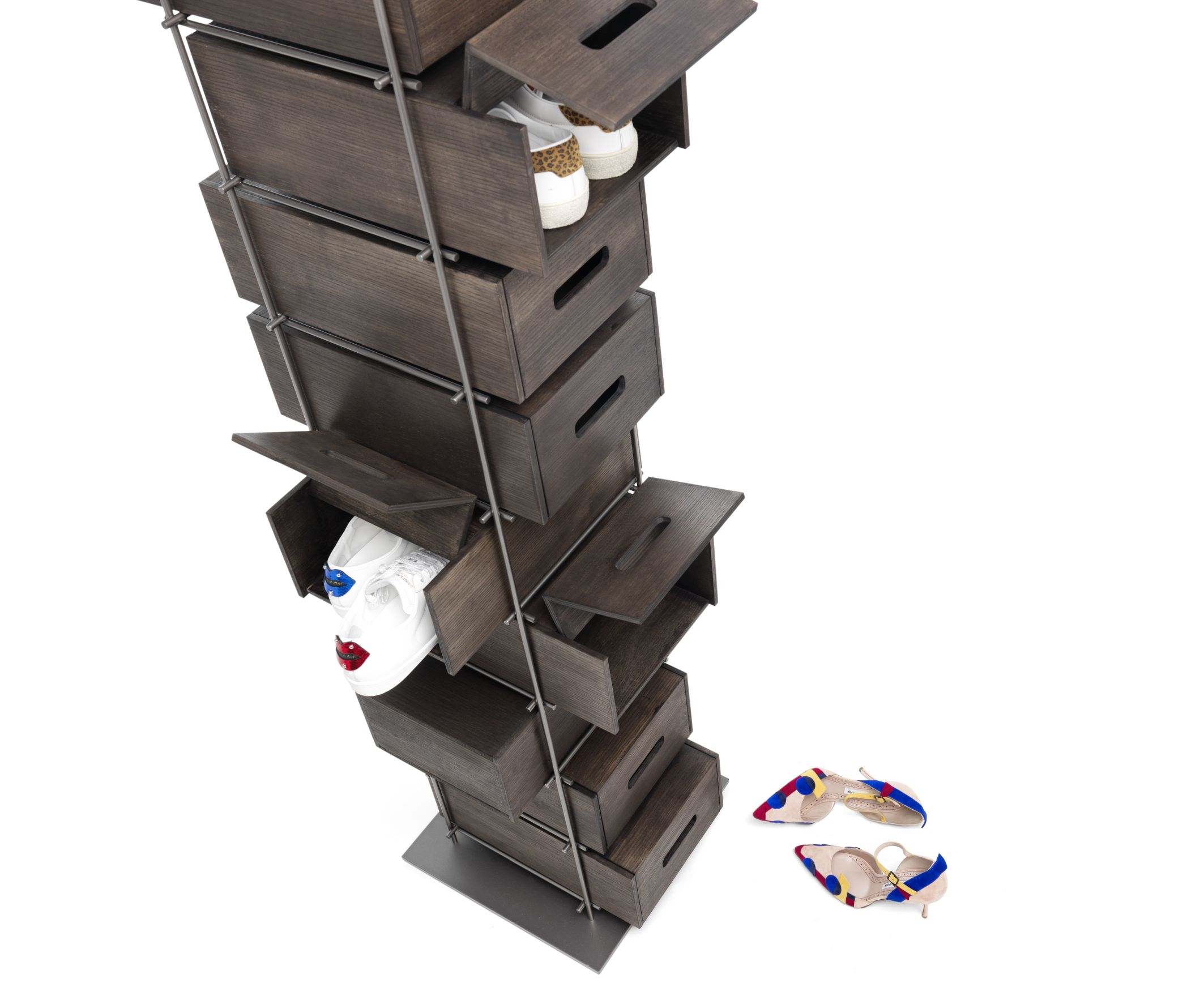 Manolo Shoe rack Mogg