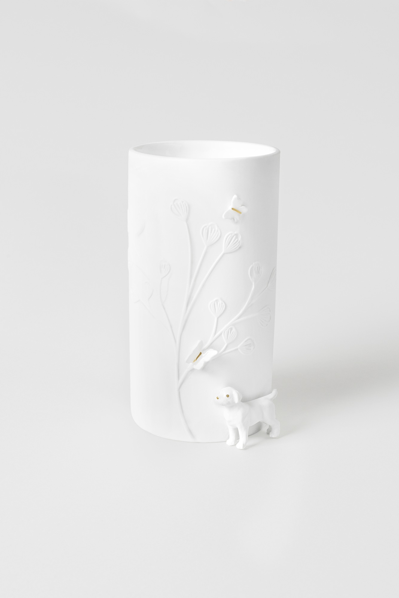 Vase dog standing wheels