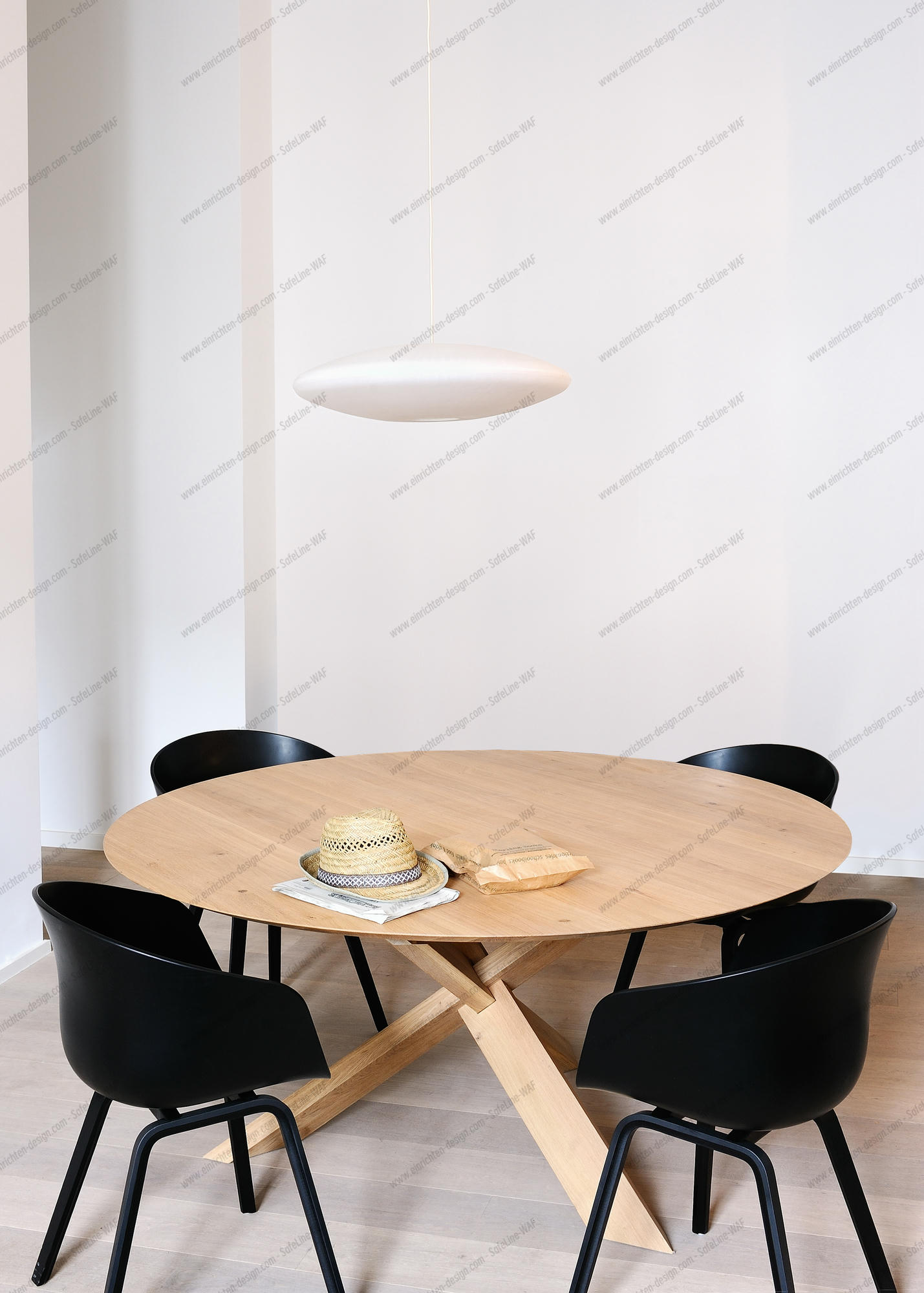 Dining table Circle oak Ethnicraft