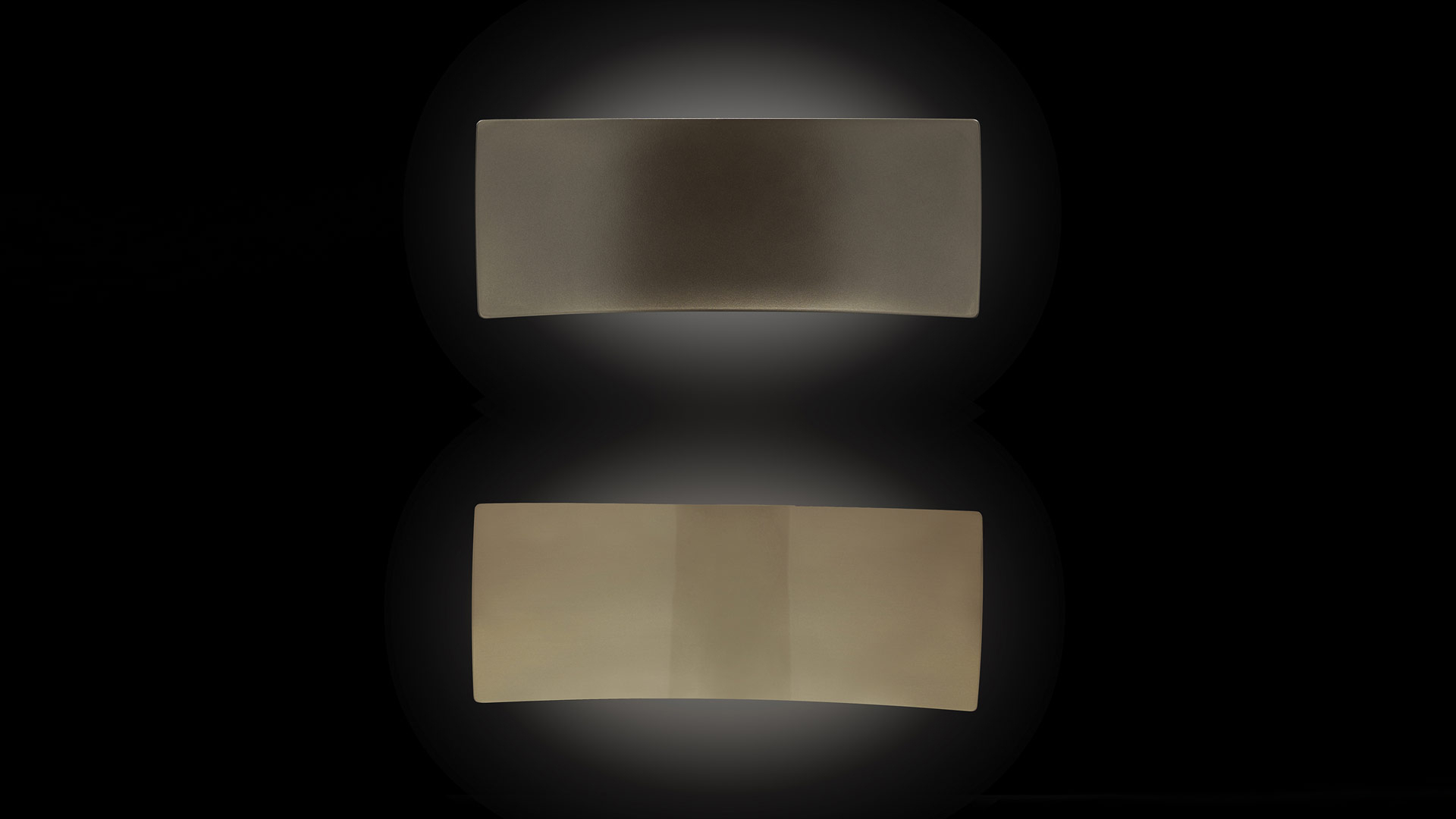 Lens wall light Oluce