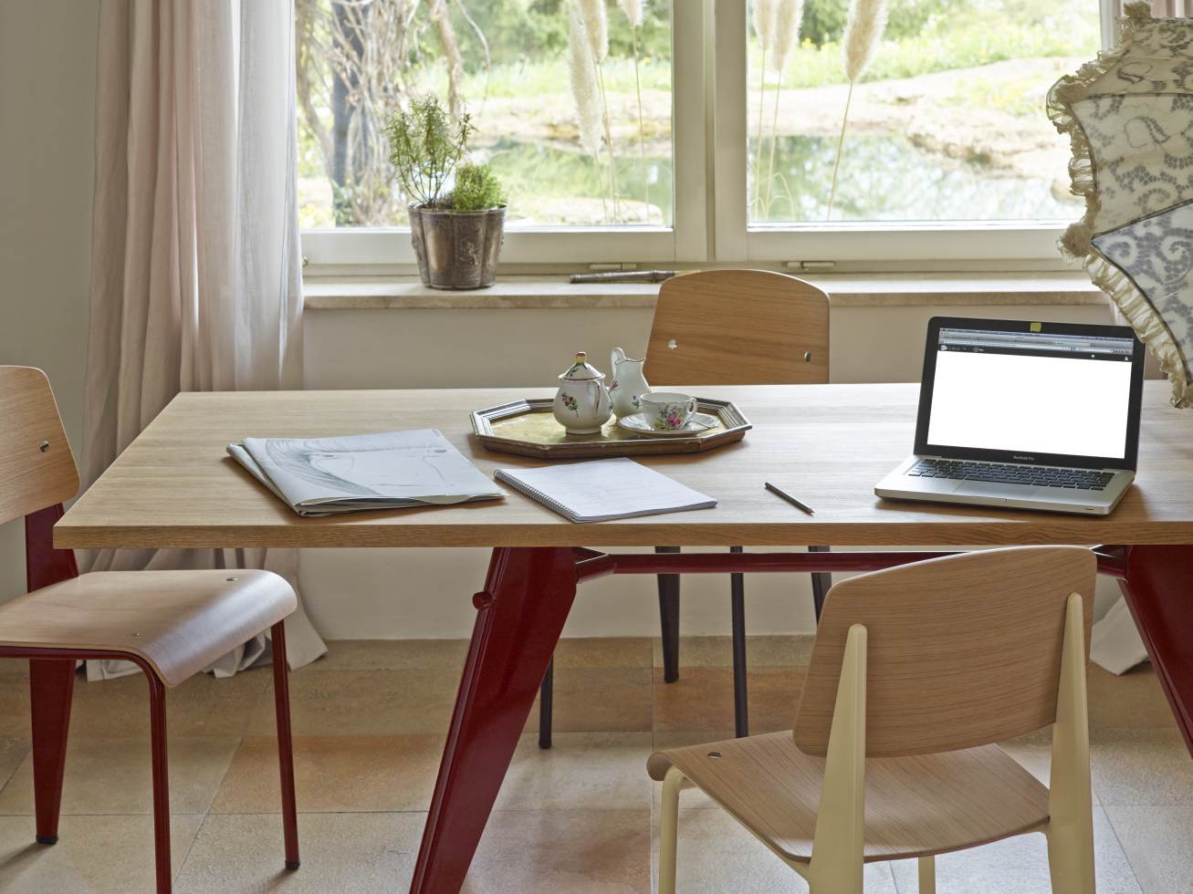 EM Table Wood W 90 x L 180 cm Vitra