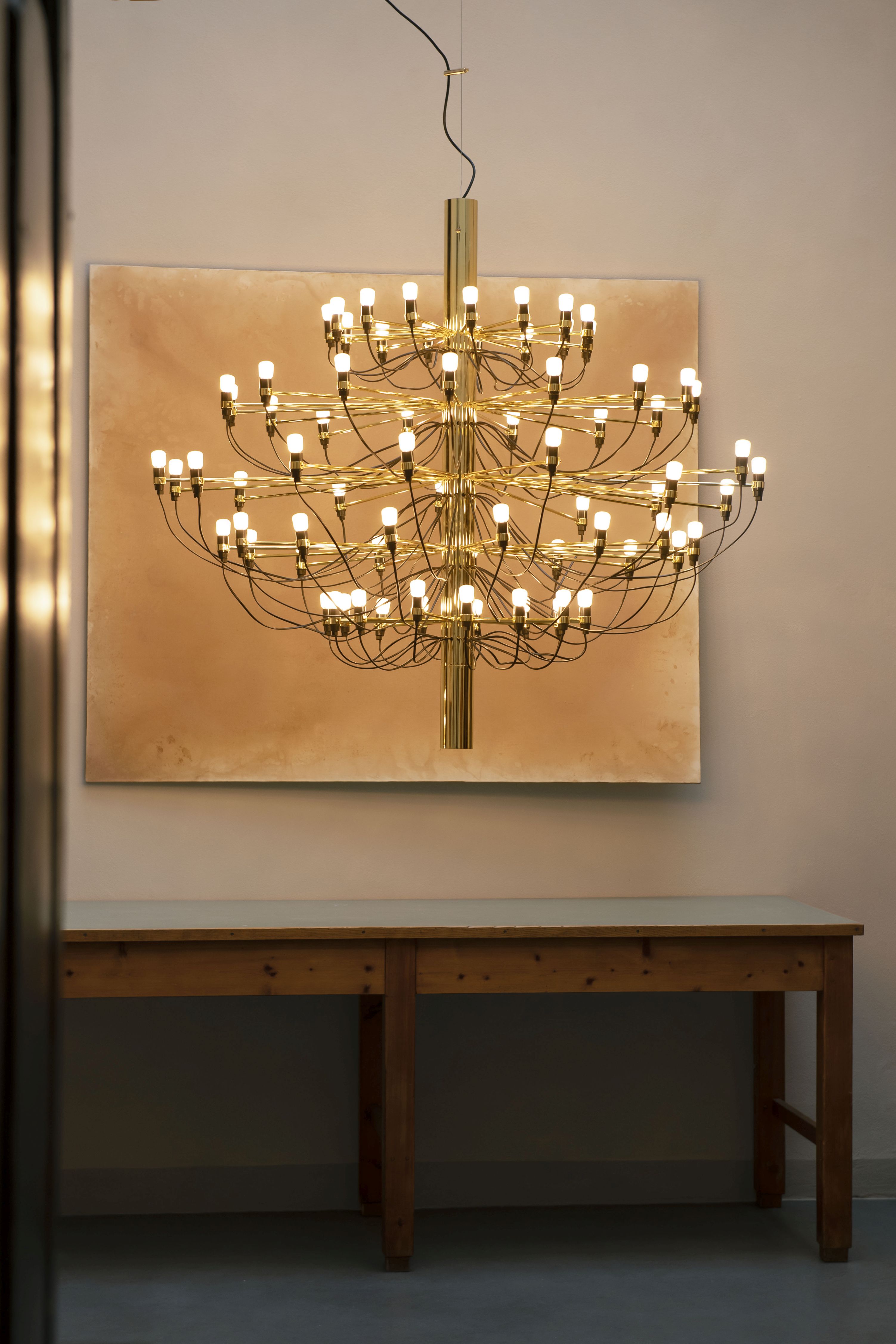 2097/18 Chandelier Black with Frosted Bulbs Flos