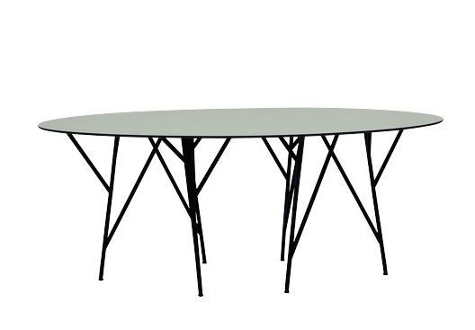 Astwerk outdoor dining table Jan Kurtz