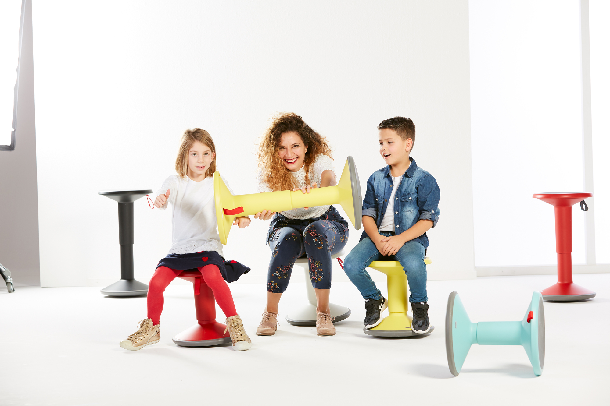 UP Junior Edition Children stool Interstuhl lemon