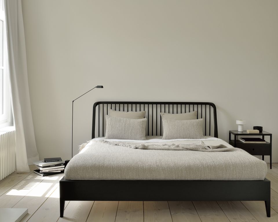 Spindle Bed Oak Black Ethnicraft