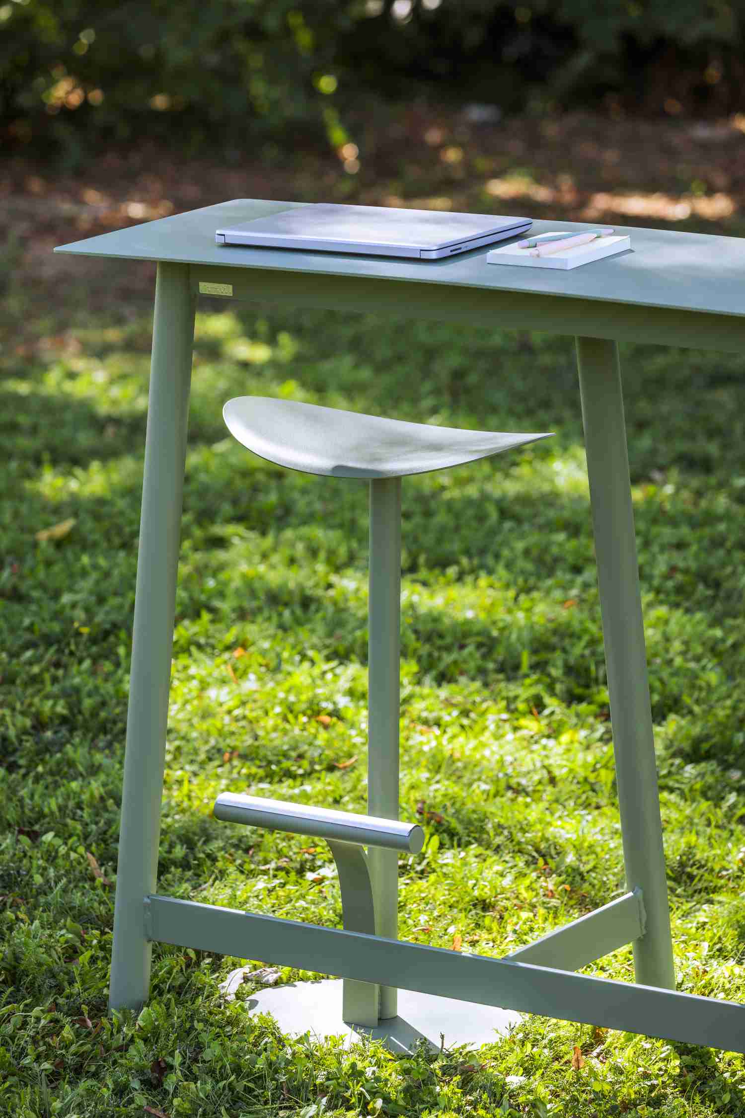 Bolder High Stool Outdoor Fermob