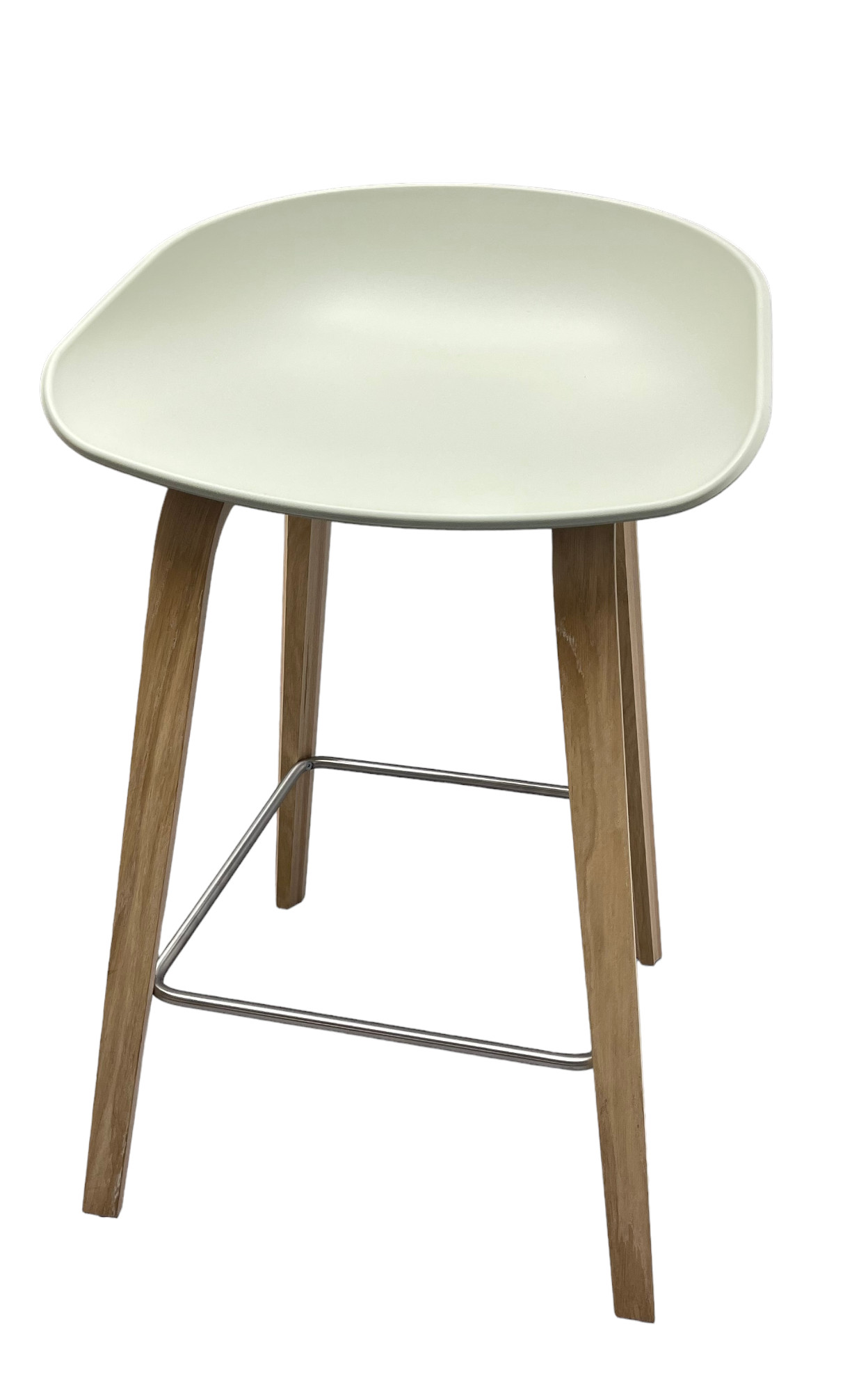 About a Stool AAS32 / AAS 32 Bar stool LOW OAK SOFT / PASTELL GREEN Hay MÄNGELEXEMPLAR  