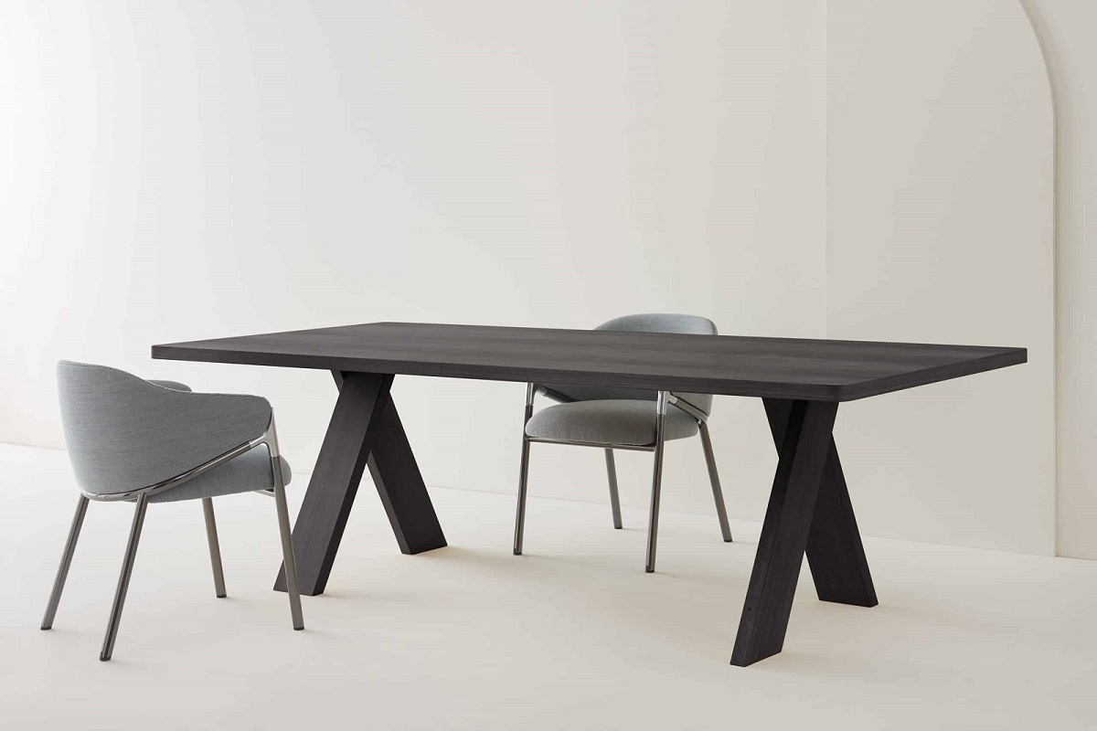 Artful Wooden Table Segis 