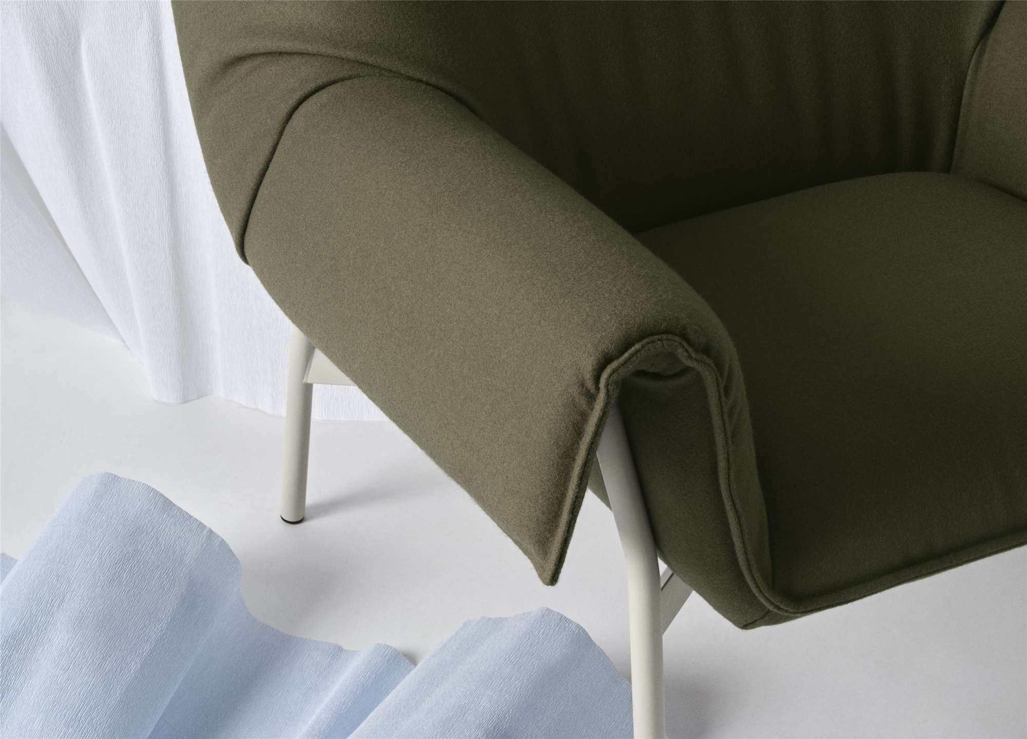 Wrap Lounge Chair Armchair Muuto