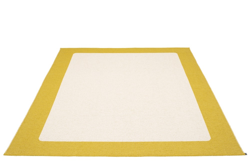 Ilda Plastic carpet 180x180 cm Pappelina Mustard