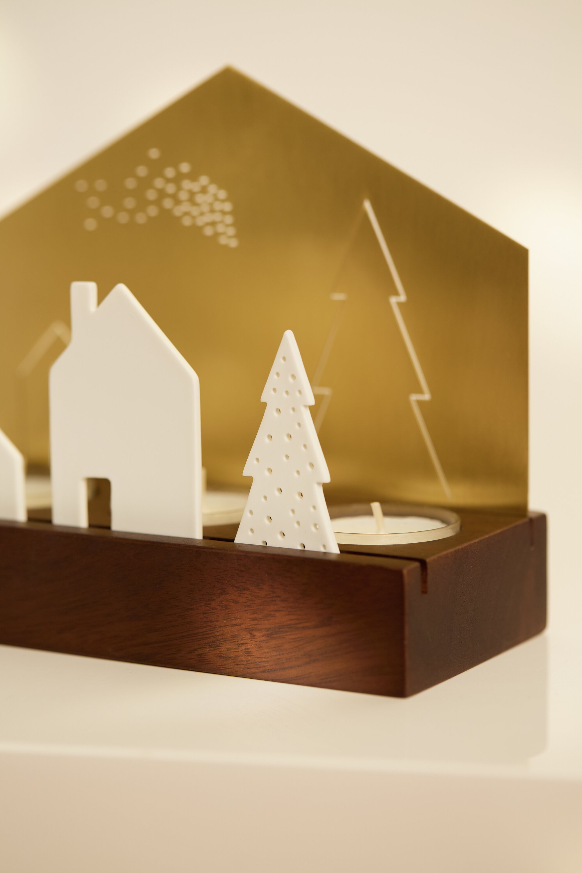 Light object village porcelain-metal wheels