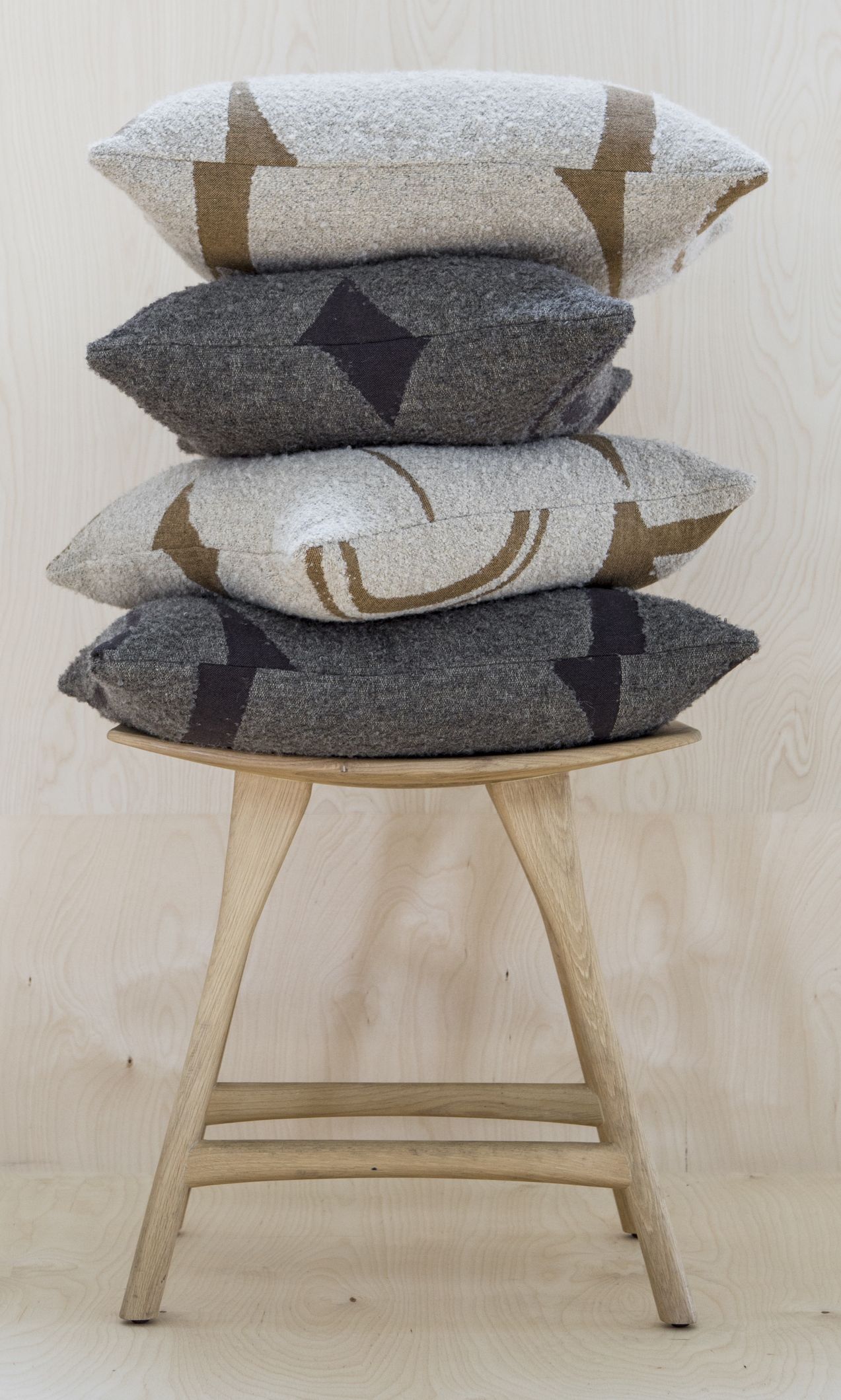 Osso stool Oak Ethnicraft