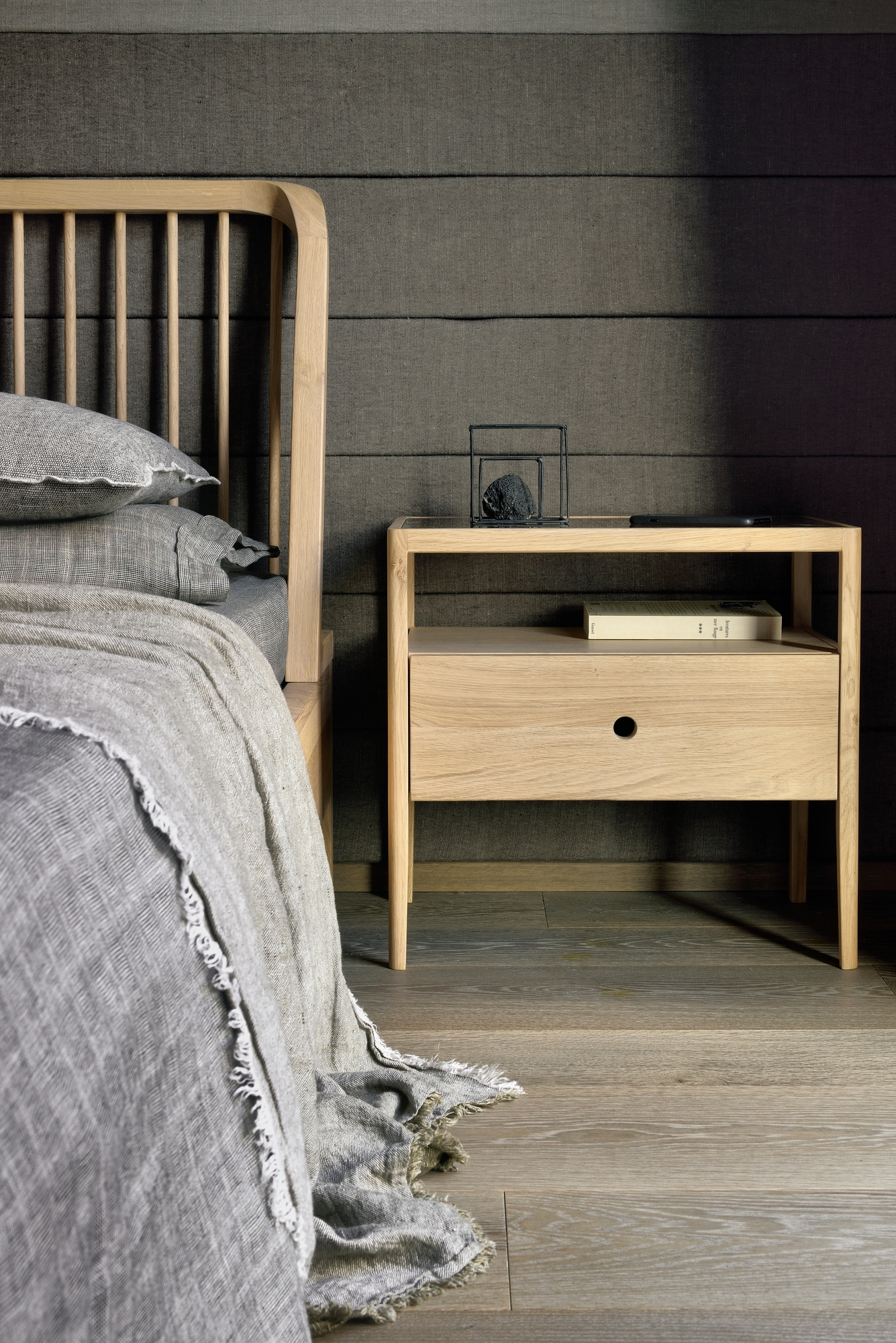 Spindle bed oak Ethnicraft