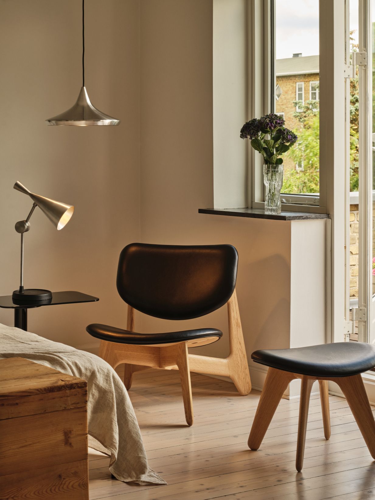 Unbeaten table lamp Tom Dixon