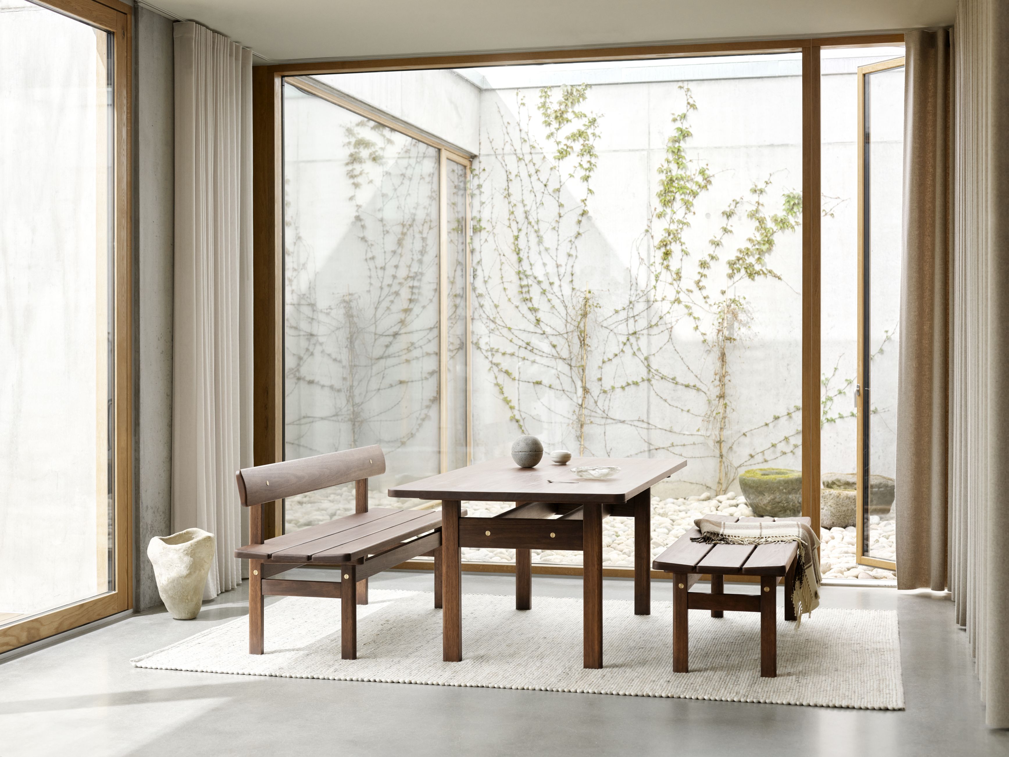 Asserbo Series Table Dark Oiled Eucalyptus Carl Hansen & Søn