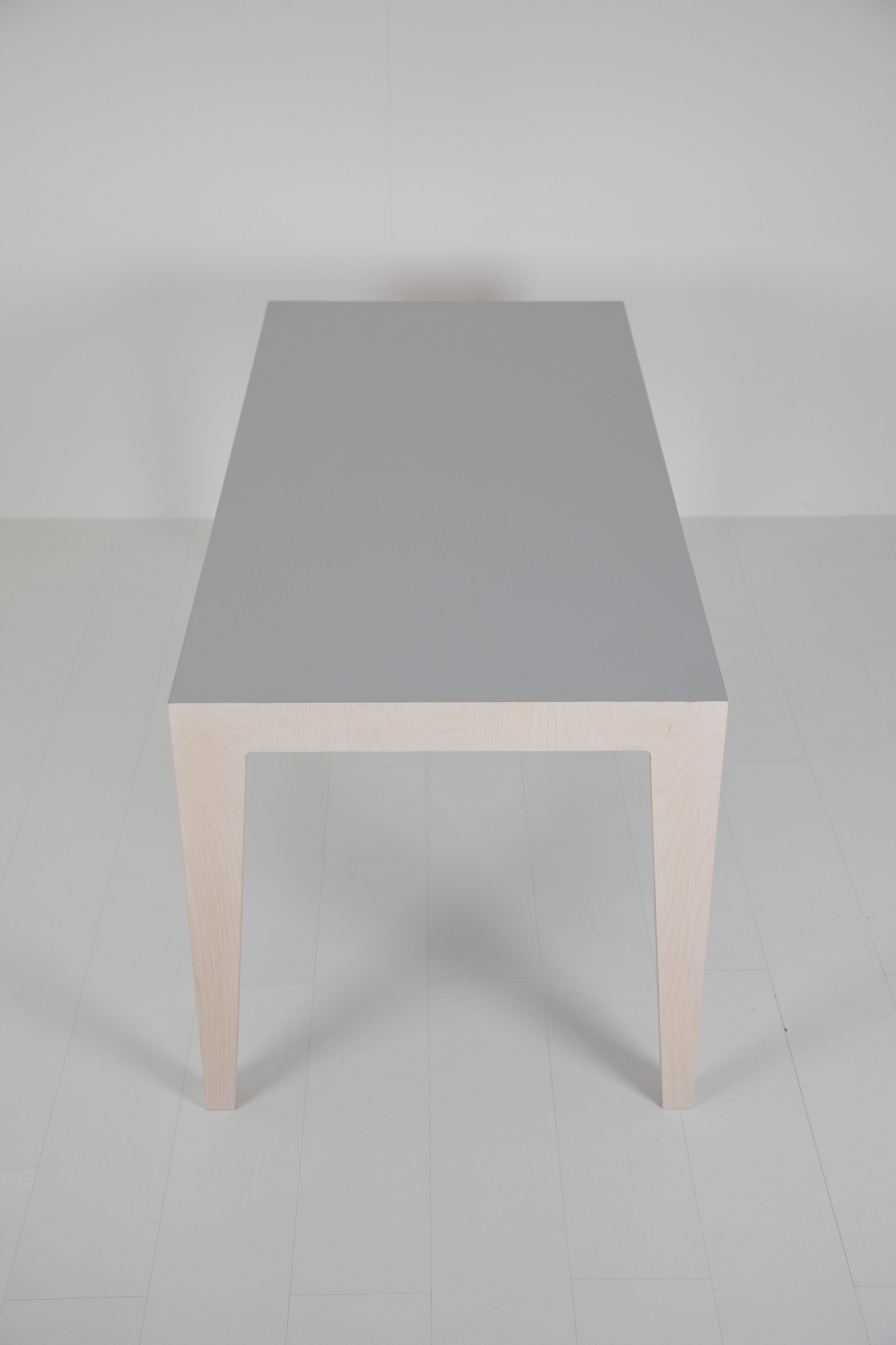 MARTA Minimalist Wooden Table Das ganze Leben
