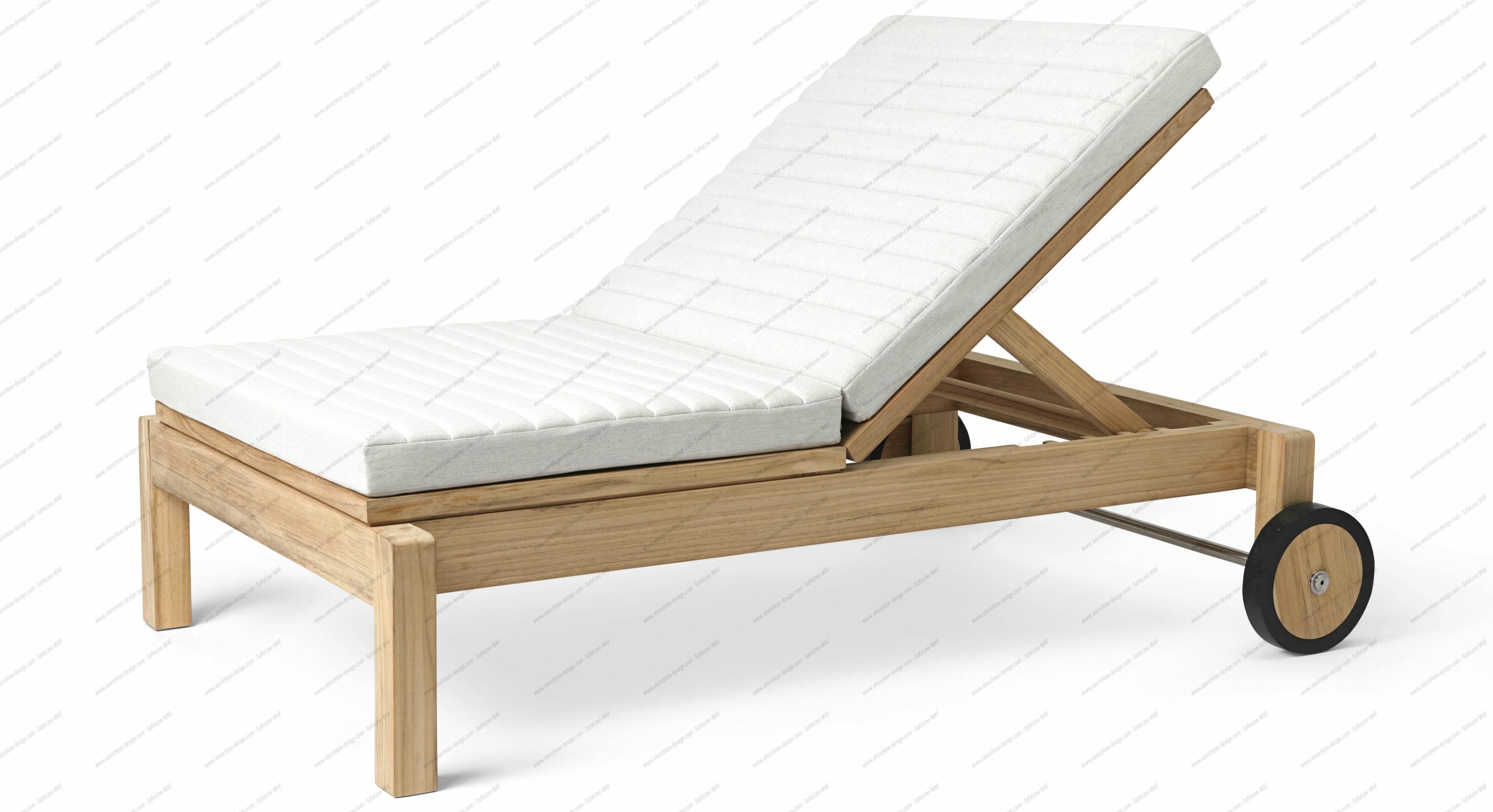 AH604 Teak Gartenliege von Carl Hansen & Søn mit weißer Polsterauflage und Rädern.