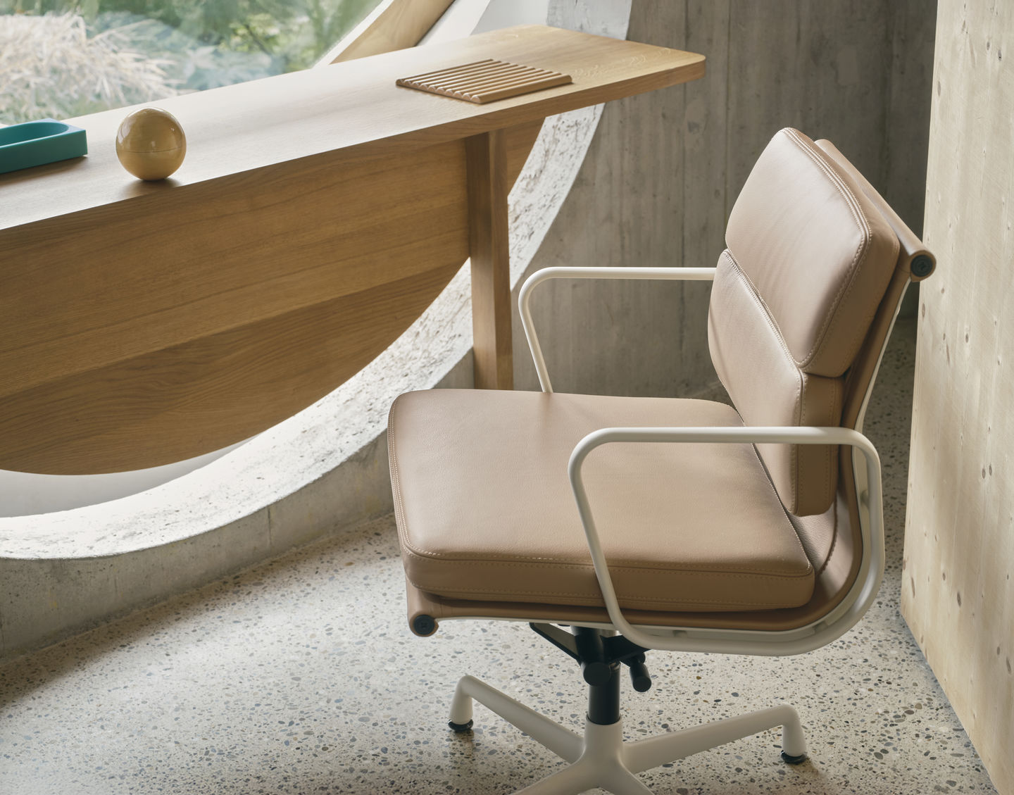 Soft Pad Chair EA 231 / EA231 Chair Vitra