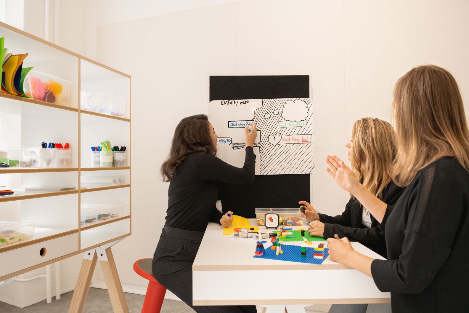 What if We Fly Taskboard W 240 cm Whiteboard Large Media Wall Interstuhl 