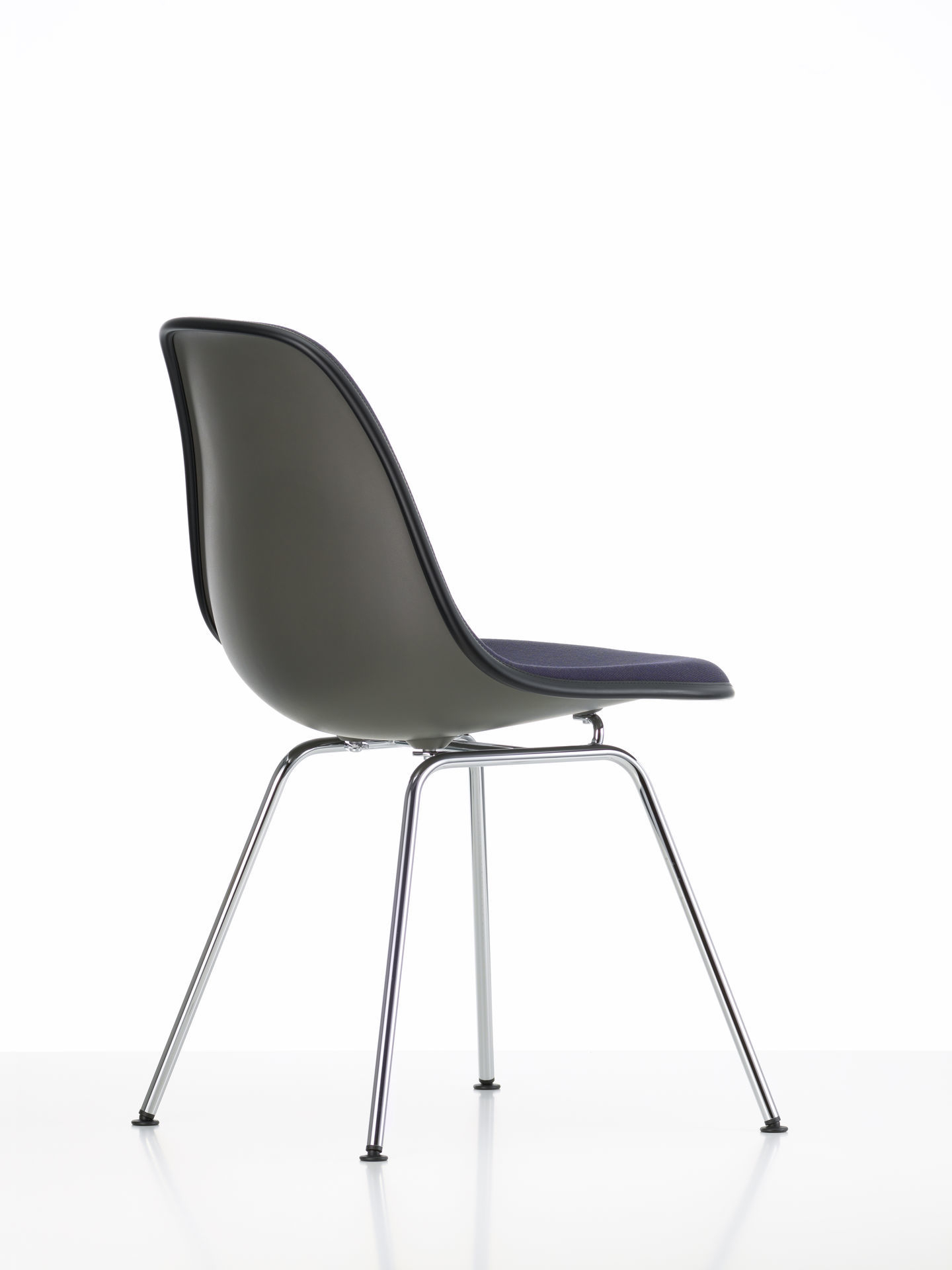 Eames Plastic Side Chair DSX Chair Fully upholstered Vitra