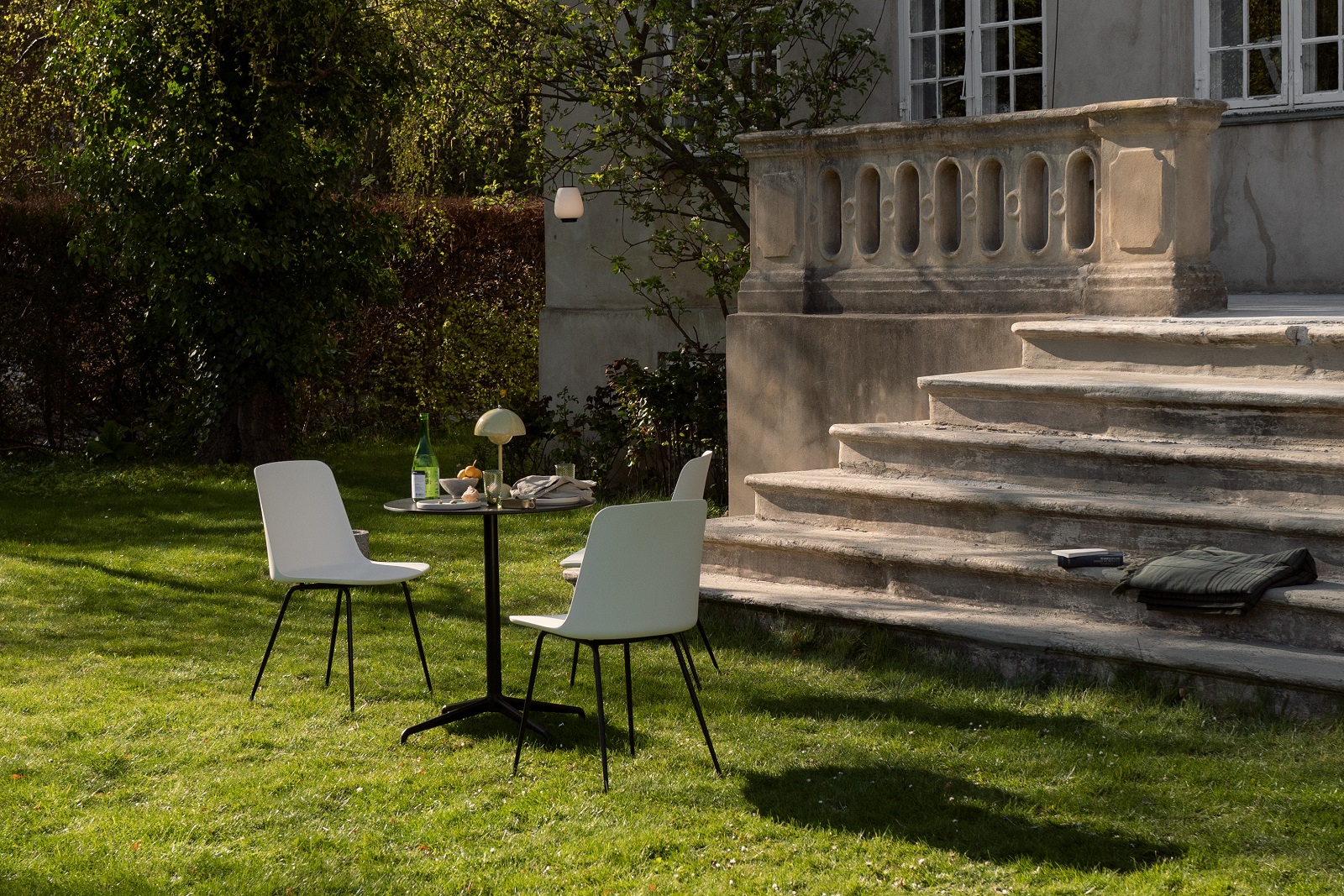 Rely HW70 Outdoor Chair Chair AndTradition