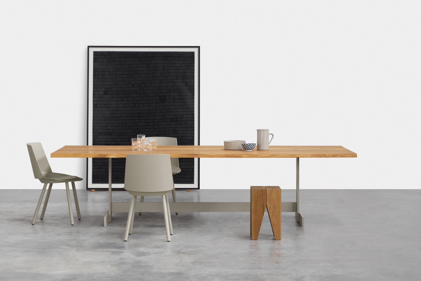 Molar stool / table e15