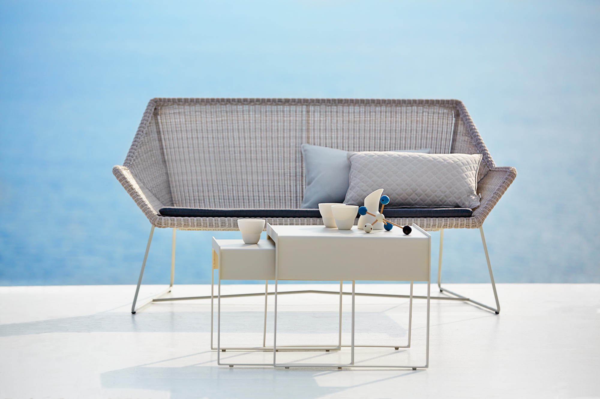 Breeze outdoor lounge sofa white gray Cane-Line